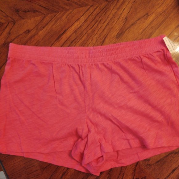 Amor Tee and Shorts - Picture 2 of 4